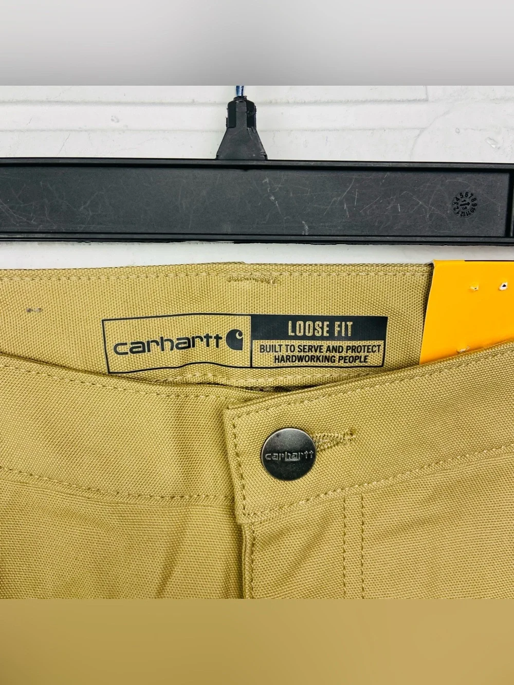 NWT Carhartt rugged professional loose fit Tan Work Bermudas - Straight Fit SZ 4